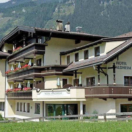 Hotel Waldheim Garni Mayrhofen Bagian luar foto