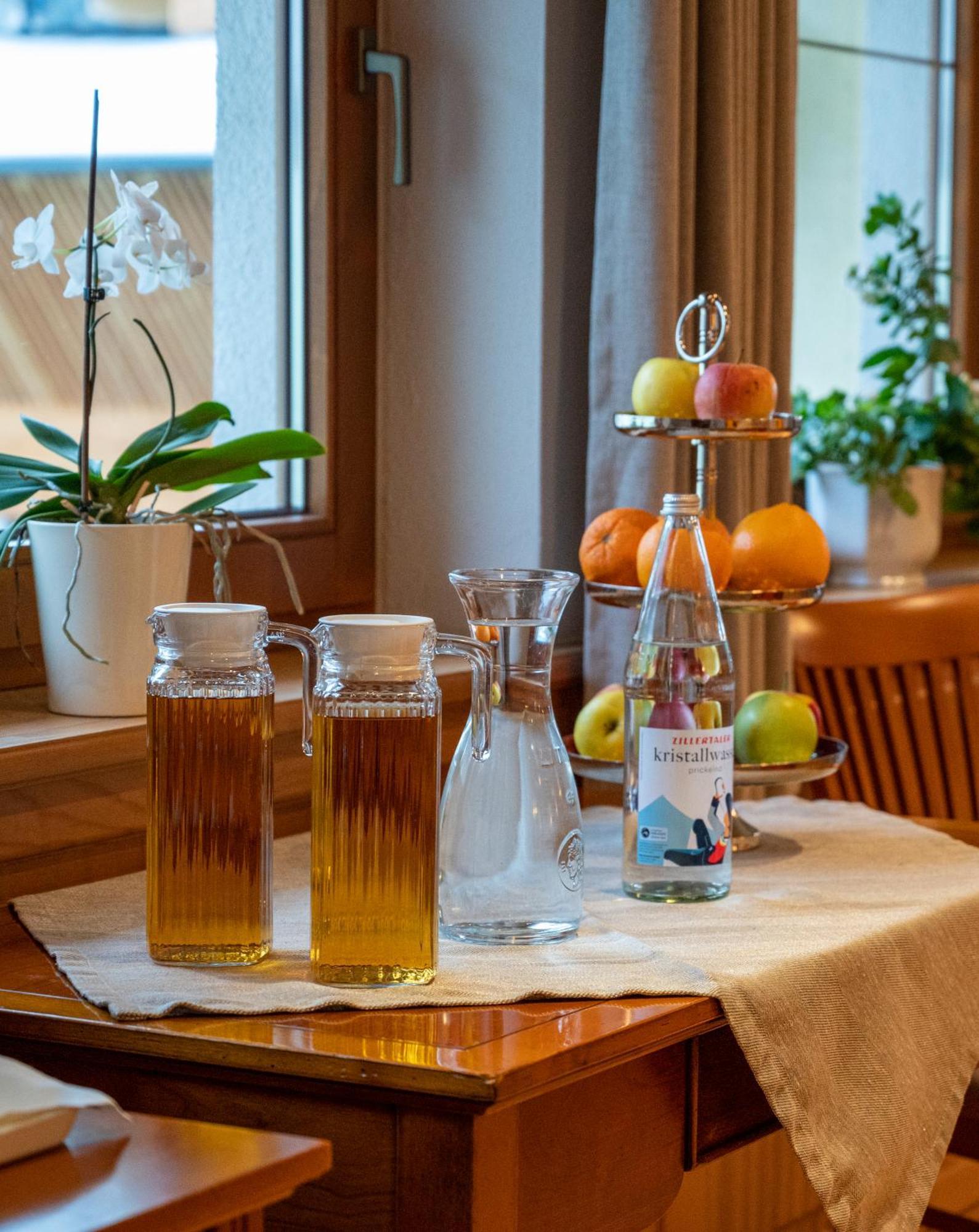 Hotel Waldheim Garni Mayrhofen Bagian luar foto